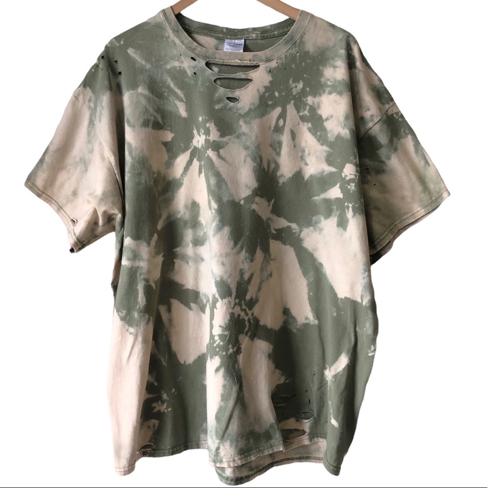 Upcycled custom bleach dye distressed Gildan tee shirt 3x green